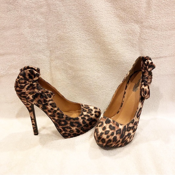 Charlotte Russe Shoes - Cheetah heels with bow
